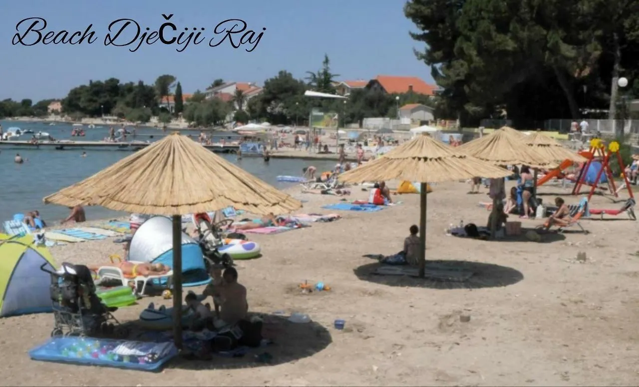 Apartmani Ana Sukošan